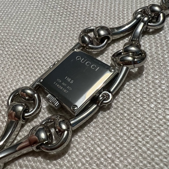 GUCCI SIGNORIA 20MM DIAMOND WHITE MOTHER OF PEARL STAINLESS STEEL WATCH - Picture 3 of 8